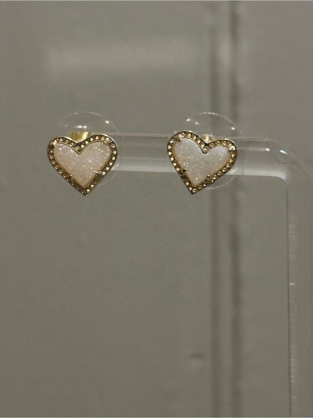 Kendra Scott Ari Heart Gold Stud Earrings in Iridescent Drusy